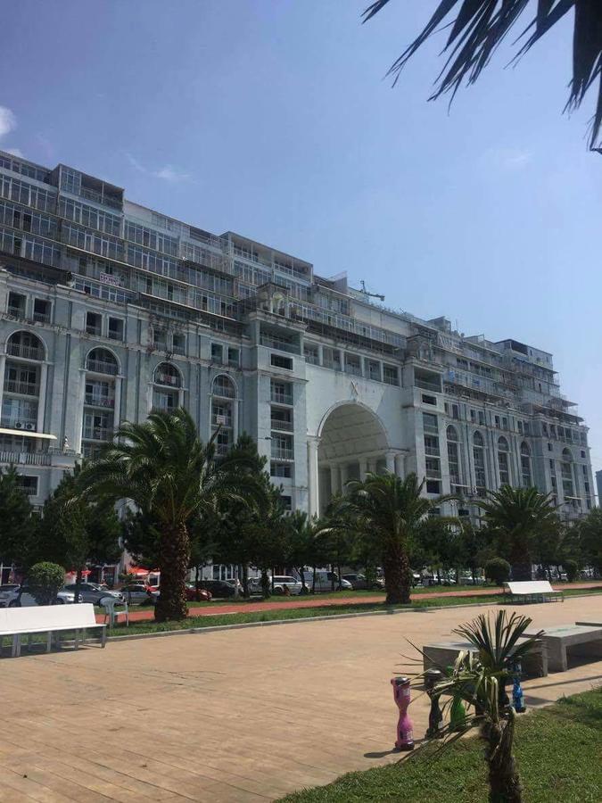 Apartment In Hotel Magnolia Batumi Exterior photo